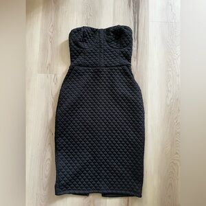 Hot Bar III Elegant Black Quilted Dress X-Small